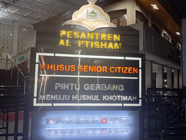 Dua Tahun Pesantren Lansia Al I’tisham: Menumbuhkan Semangat Belajar Agama Sepanjang Hayat