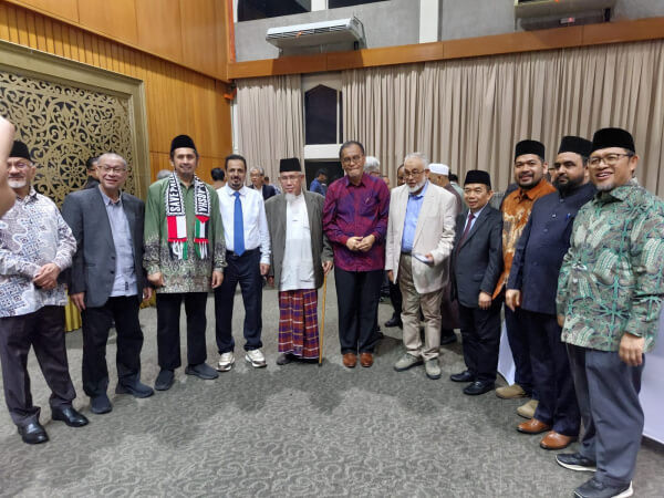 Yel-Yel: STOP GENOCIDE, SAVE GAZA, FREE PALESTINE Bergema di Asia Pacific Leadership Conference